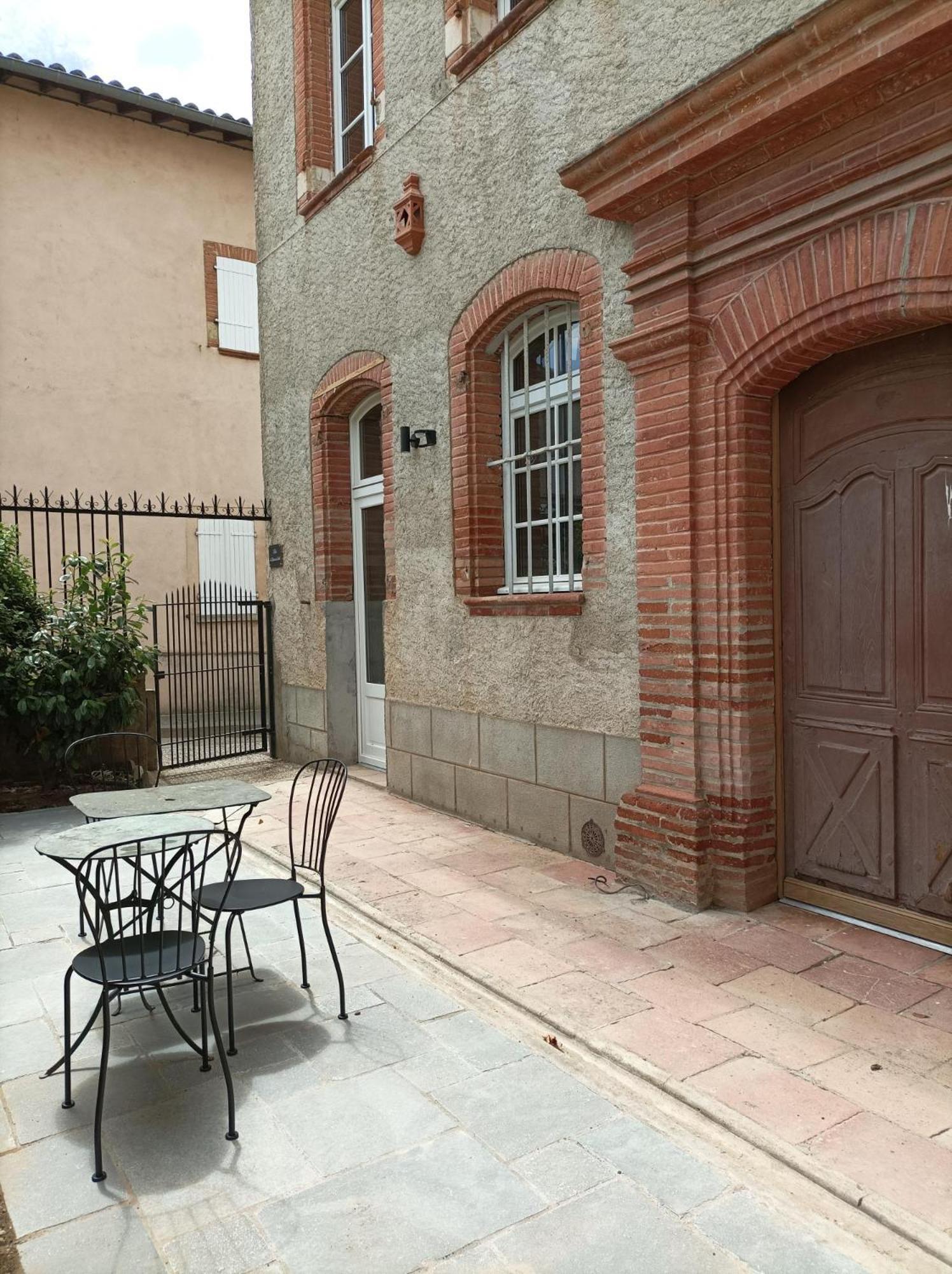 La Maison Du Soleil LʼIsle-Jourdain Exterior foto